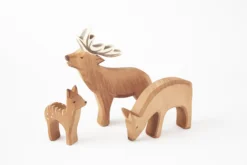 Red Deer Eating -Toy Series Store 20151013CC0034