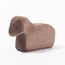 Lamb Brown | Resting